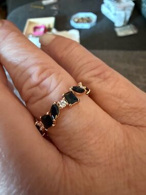 Elegant Black Stone Band Ring in rose Gold